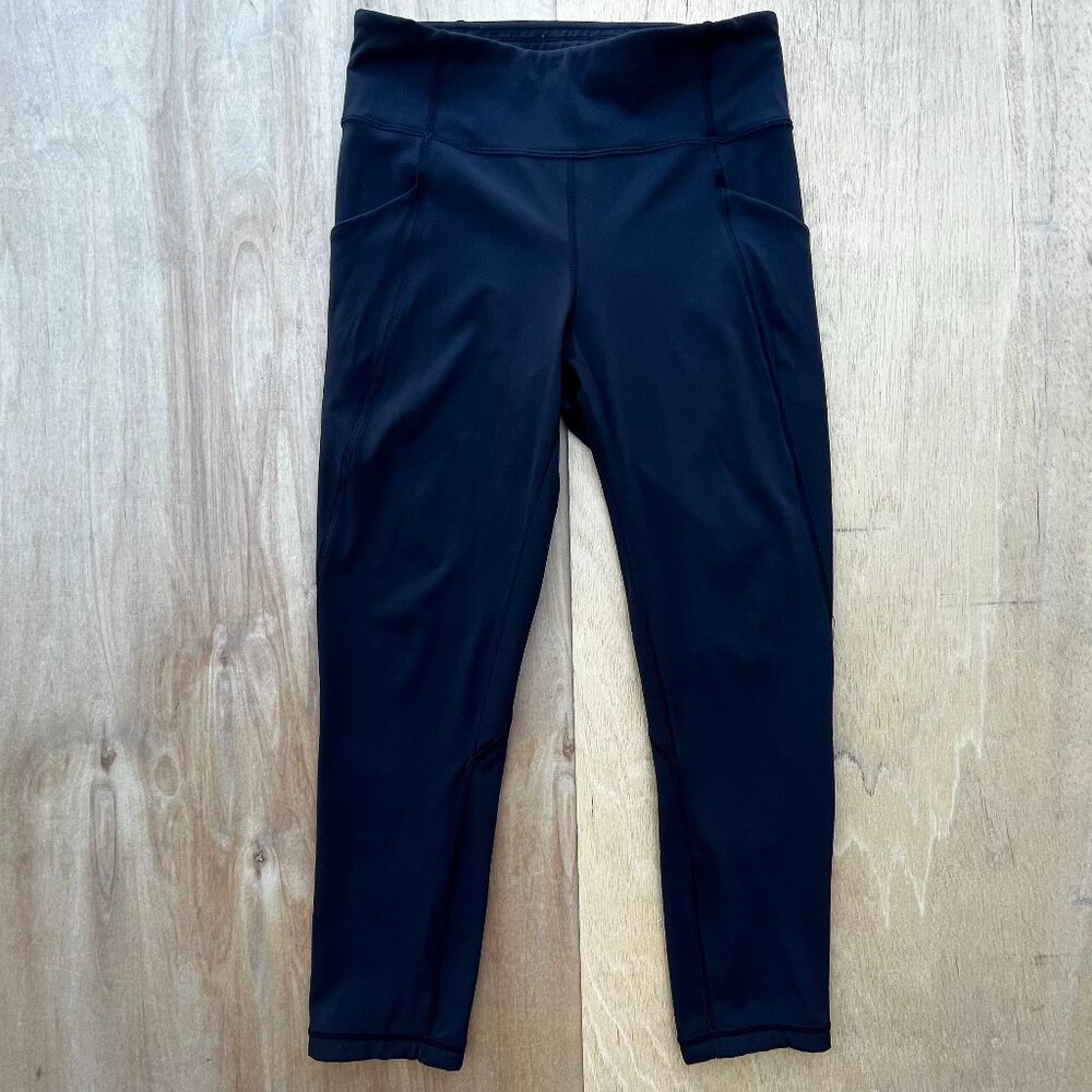 LULULEMON CROP LEGGINGS WOMEN’S sz 8 Black Mid Rise Yoga Gym Athleisure
